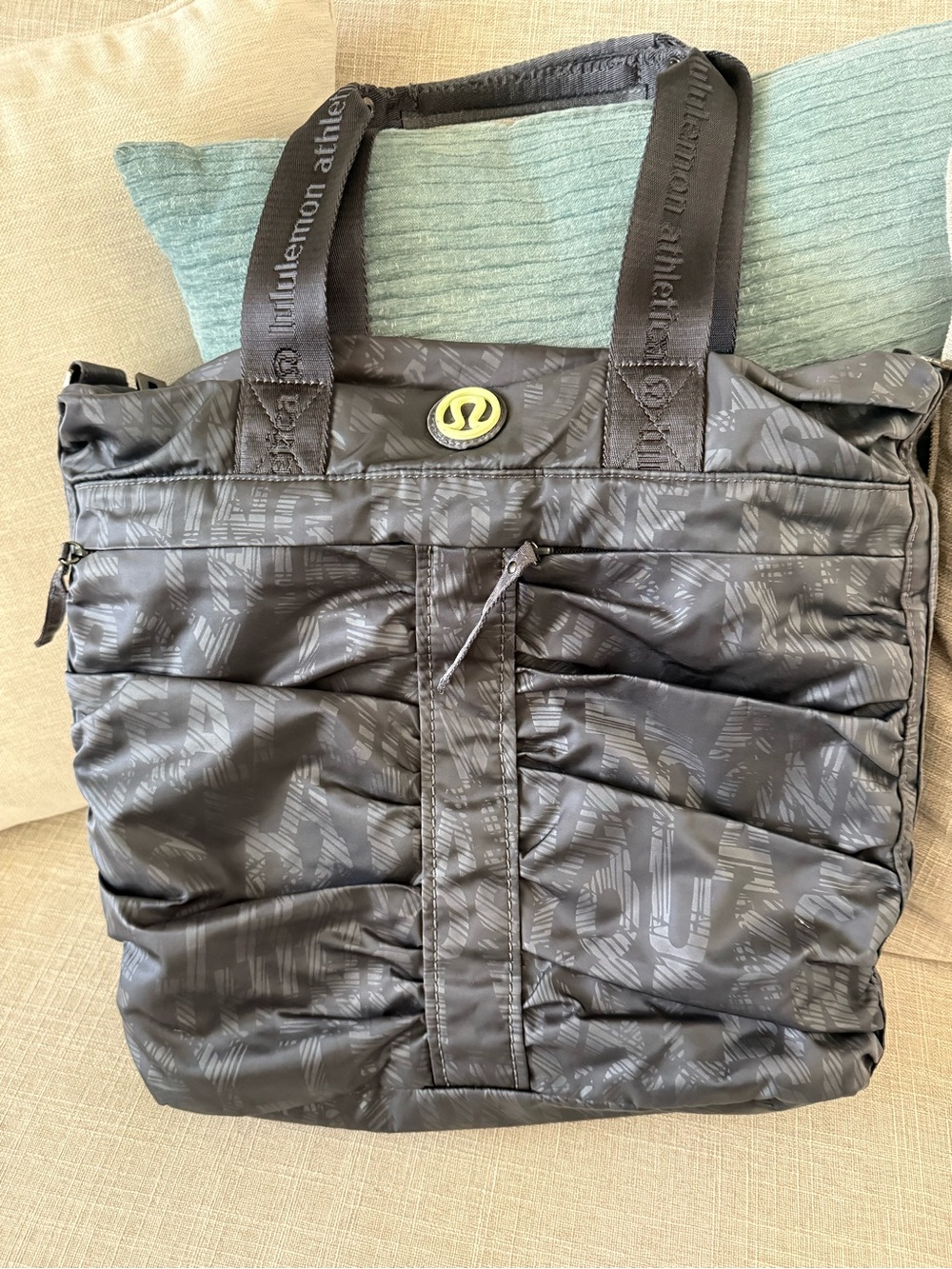 Lululemon Vintage Fast in Flight Bag